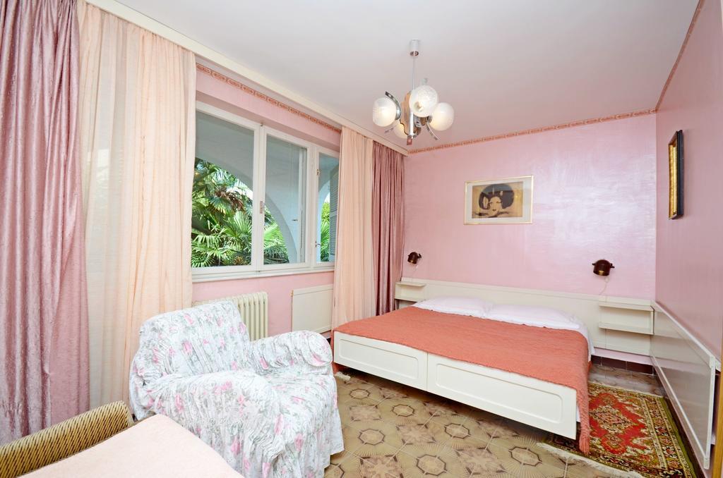 Apartments Dea Пореч Екстериор снимка