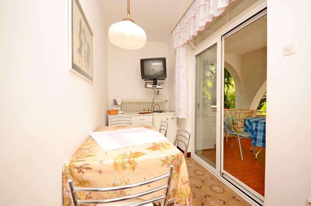 Apartments Dea Пореч Екстериор снимка
