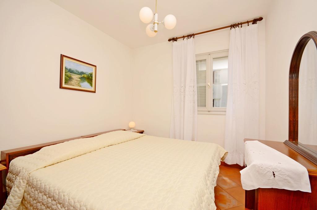 Apartments Dea Пореч Екстериор снимка