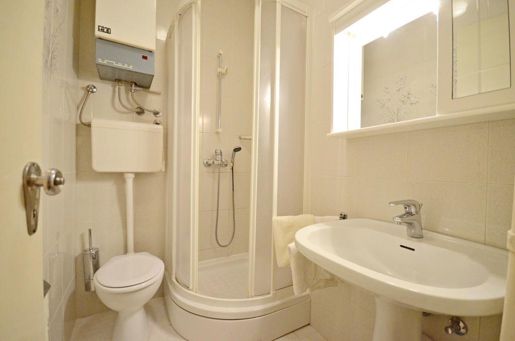 Apartments Dea Пореч Екстериор снимка